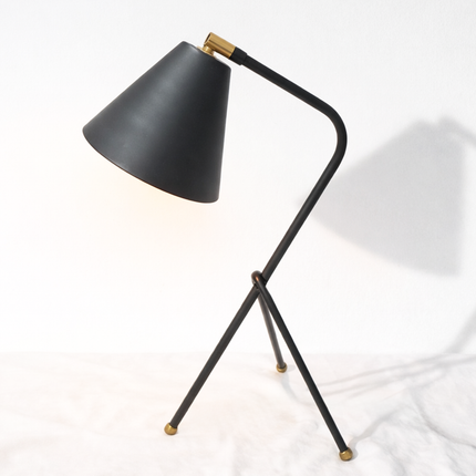 Table Tripod Lamp Minimalist Black Iron Study Lamp Nordic Modern Bedside Lighting Handmade Metal Table Lamp for Home Office Living Room