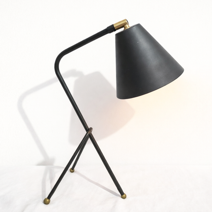 Table Tripod Lamp Minimalist Black Iron Study Lamp Nordic Modern Bedside Lighting Handmade Metal Table Lamp for Home Office Living Room