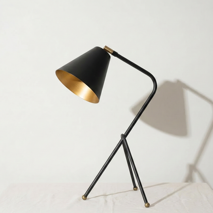 Table Tripod Lamp Minimalist Black Iron Study Lamp Nordic Modern Bedside Lighting Handmade Metal Table Lamp for Home Office Living Room